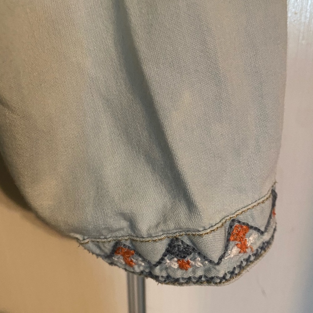 Vintage 90's Pepe Jeans London Women's
Embroidered Denim Shirt Size Large - Picture 11 of 12
